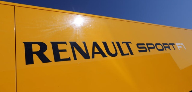 Renault tiene a bada i costi<br />Acquisito il team Lotus