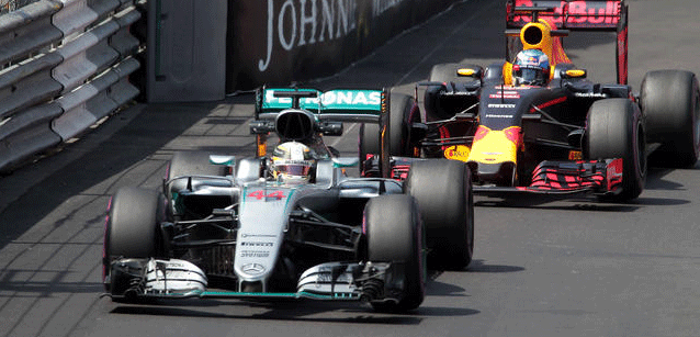 Monaco - Hamilton mostro<br />Ricciardo: "Due gare che mi fregano"