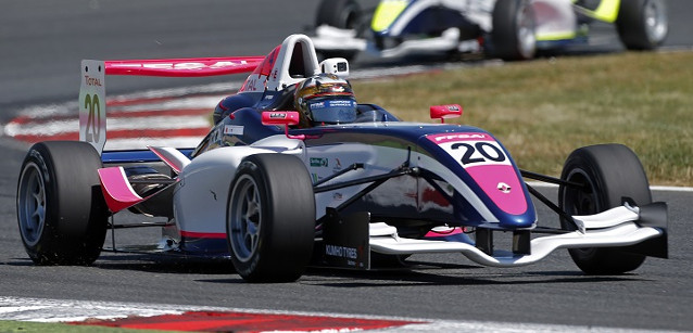 F4 francese a Magny-Cours<br />Ye non si ferma