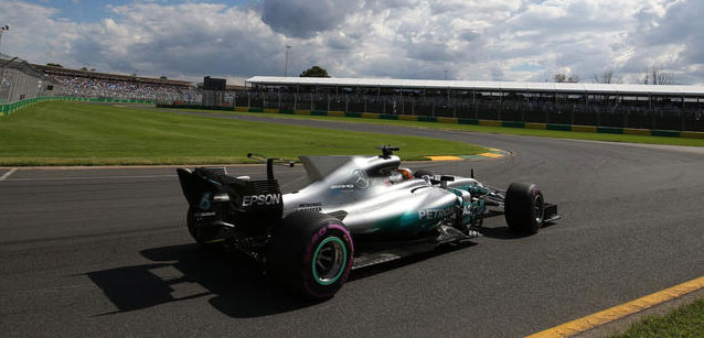 Melbourne - Qualifica<br />Hamilton in pole, Vettel lo segue
