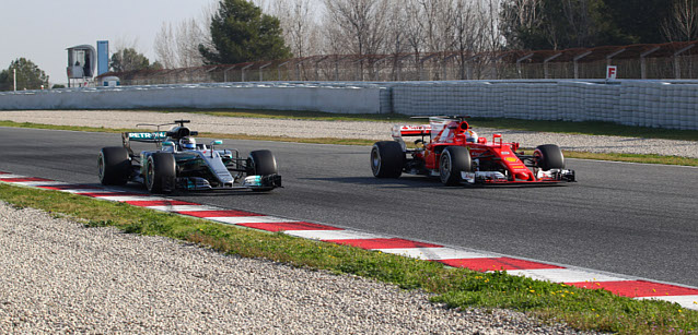 Il parere di Hamilton<br />"Ferrari per ora favorita"
