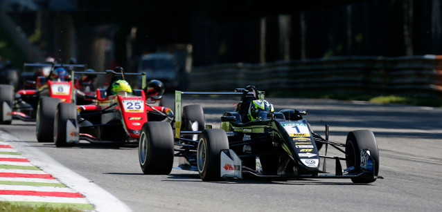 Monza, gara 2<br />Eriksson precede Norris