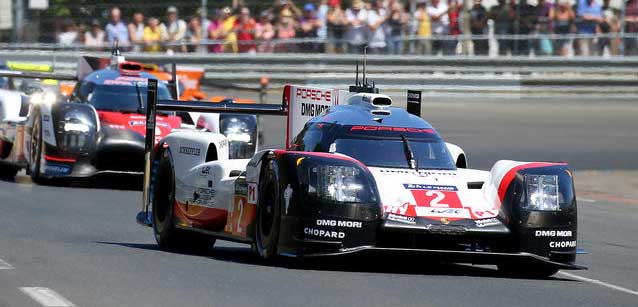 Le Mans - Ultima ora<br />La Porsche #2 al comando