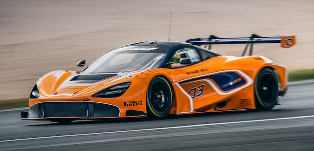 La McLaren 720 debutta ad Abu Dhabi