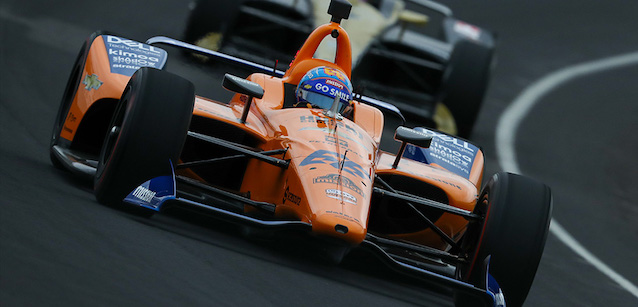 Indy, rookie-refresher<br />Problemi per Alonso