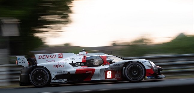 Le Mans – Ore 7.00<br />Toyota emerge dalla notte