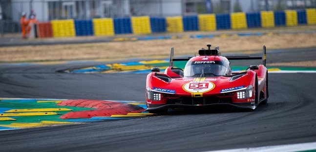 Le Mans – Ore 8.00<br />Ferrari beffa Toyota ai box