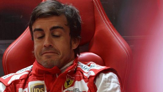 Alonso rivolto al box Ferrari:<br>'Siete scemi', E parte la polemica