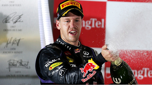 Marina Bay - Vettel solitario<br>Gran rimonte di Alonso e Raikkonen