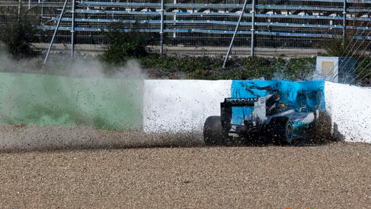 Jerez, 1° turno<br>Poca attivit&agrave;, la Mercedes sbatte