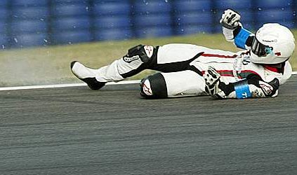 Schumi nel Mondiale Endurance<br>va forte ma cade ancora