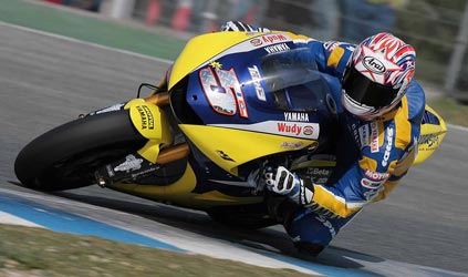 Jerez - Libere 1<br>Edwards spaventa la Ducati