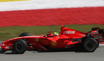 Sepang - Libere 2<br>Massa leader, riscossa Renault