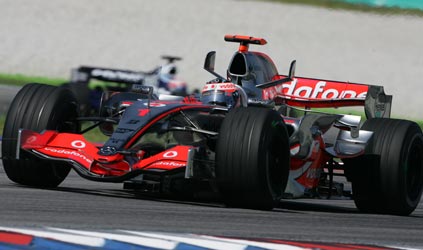 Sepang - Gara<br>Alonso trionfa, Hamilton secondo