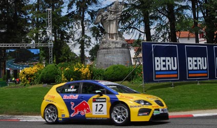 Pau, libere 2: tripletta Seat