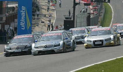 Brands Hatch, gara: Schneider vince di velocità e di strategia