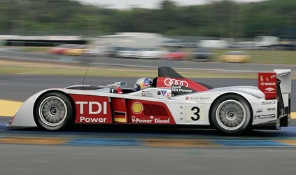 Le Mans - ore 16,32<br>Primo colpo di scena<br>Fuori gara l'Audi n.3 