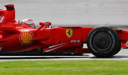 Magny-Cours - Libere 1<br>Due Ferrari davanti