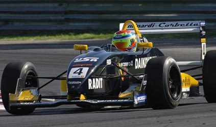 Mugello, gara 1: Fabrizio Crestani al primo successo nella F.3