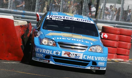Porto, libere 1: Alain Menu se la cava meglio sulle stradine