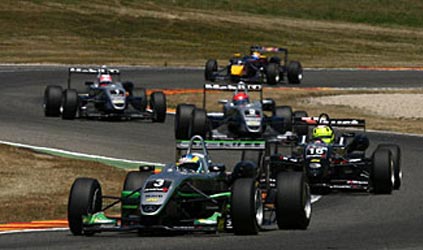 Mugello, gara 2: Franck Mailleux si impone per il team Manor