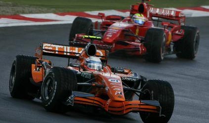 Il sogno di Winkelhock spezzato<br>da una F.1 che teme la pioggia