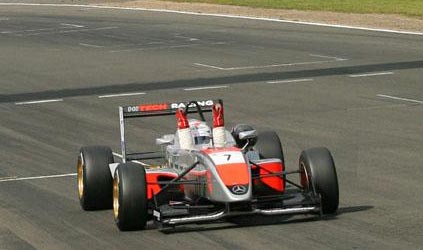 Silverstone, gara 1 : Marko Asmer si prende l'ottavo successo