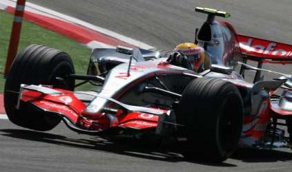Istanbul, libere 3: Lewis Hamilton stuzzica le Ferrari