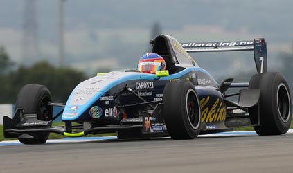 Donington, libere 1: Kechele in fuga, Onidi ottimo quarto