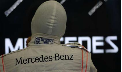 Le imbarazzanti e-mail scambiate<br>tra Alonso e De La Rosa
