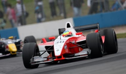 Esteban Guerrieri debutta a<br>Magny-Cours con la Fortec