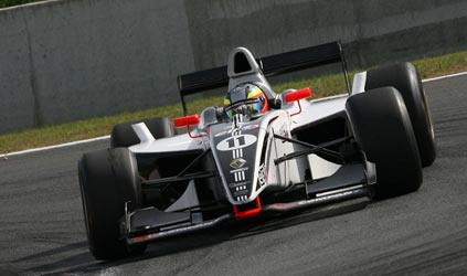 Magny-Cours, libere 2: Van der Garde prende il primo tempo