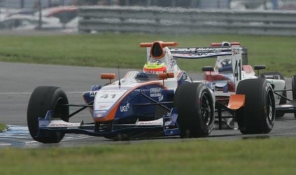 Brands Hatch, libere 1: Norbert Siedler comanda con ADM