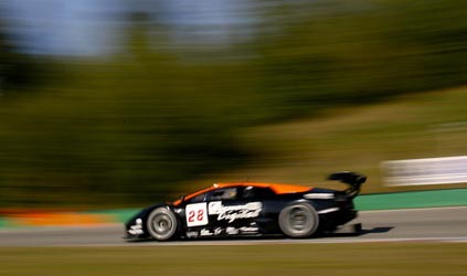 Brno, libere 2: una Lamborghini Murcielago tira il gruppo