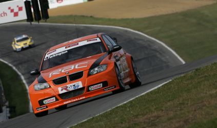Brands Hatch, gara 1: Menu controlla Thompson