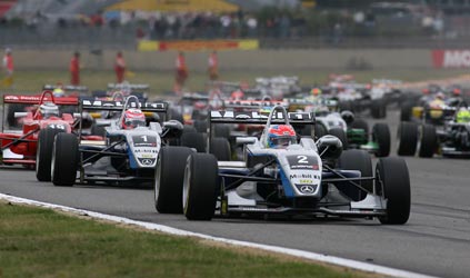 Nogaro, gara 1: netta vittoria di Romain Grosjean