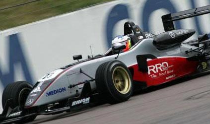 Rockingham, qualifica 2: Maro Engel conquista l'ultima pole