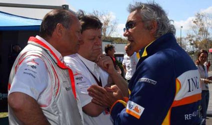 Spy Story 2<br>Renault e Briatore nella bufera<br>Gli ingegneri sapevano tutto