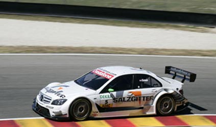 Ralf Schumacher e Christian Klien<br>provano la Mercedes C Klasse