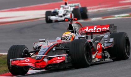 Montmelò, 1° giorno: Lewis Hamilton veloce con la McLaren