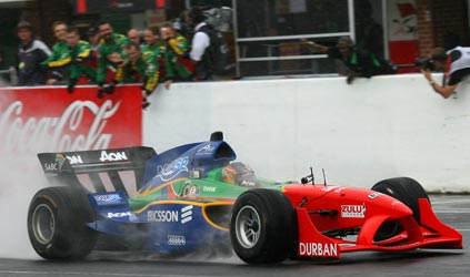 Eastern Creek - Gara 2<br>Zaugg perfetto sotto la pioggia