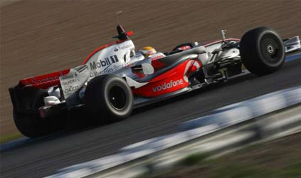 Jerez, 2° giorno: tutti inseguono Lewis Hamilton