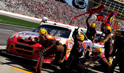 Sprint Cup, Atlanta - Gara<br>La prima di Toyota con Kyle Busch