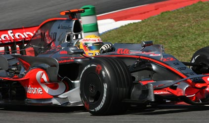Sepang - Libere 2<br>Hamilton davanti alle Ferrari