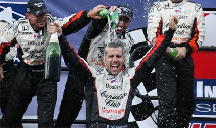 E'  semaforo verde<br>Ritorna la Formula Indy