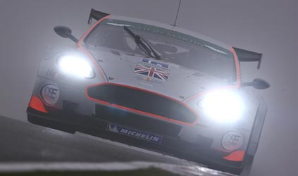 Una Aston Martin ufficiale per<br>Piccini-Frentzen-Wendlinger
