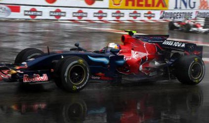 Toro Rosso quinta al debutto<br>Vettel mago della pioggia