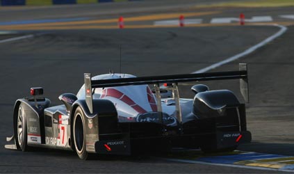 Le Mans - 10° giro<br>Tutto regolare per la Peugeot
