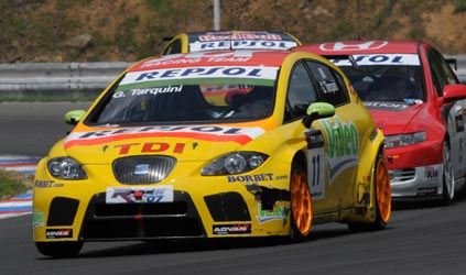Brno, gara 2: doppietta azzurra con Tarquini e Zanardi