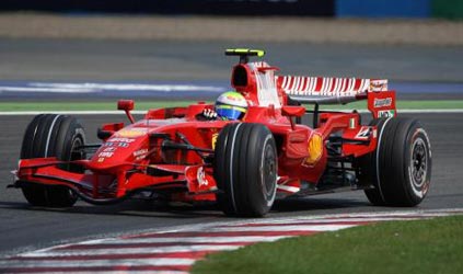 Magny-Cours - Gara<br>Massa vincitore e leader